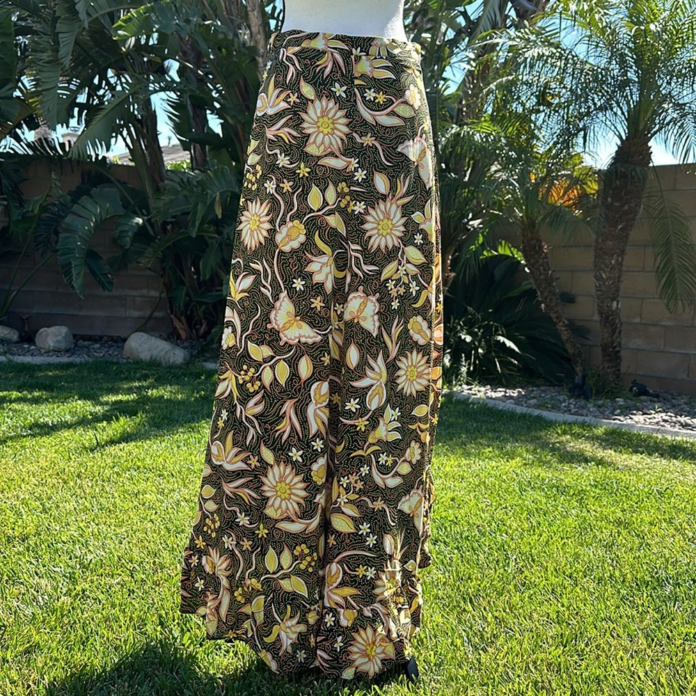 Kooples Paris “Vintage flowers” women’s size 2 asymmetrical blk/yellow skirt NWT - Picture 7 of 11